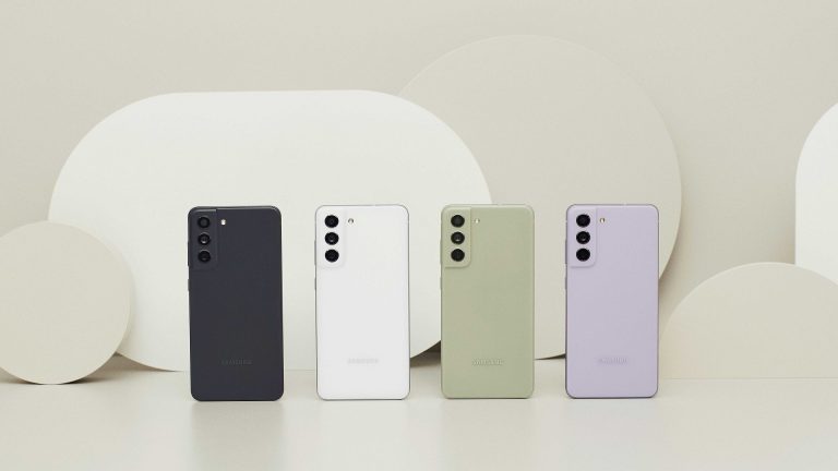 Sale al mercado Español el Samsung Galaxy S21 FE 5G en 4 colores disponibles: Olive, Lavender, Graphite o White. Hazte con él en varios retailers españoles. parche de seguridad