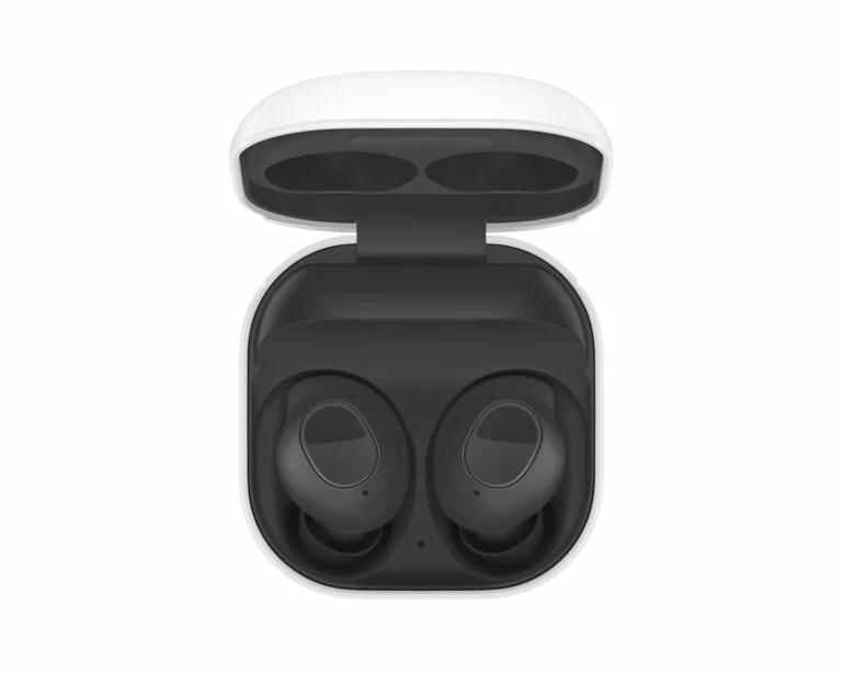 samsung galaxy buds fe white case opened 768x614