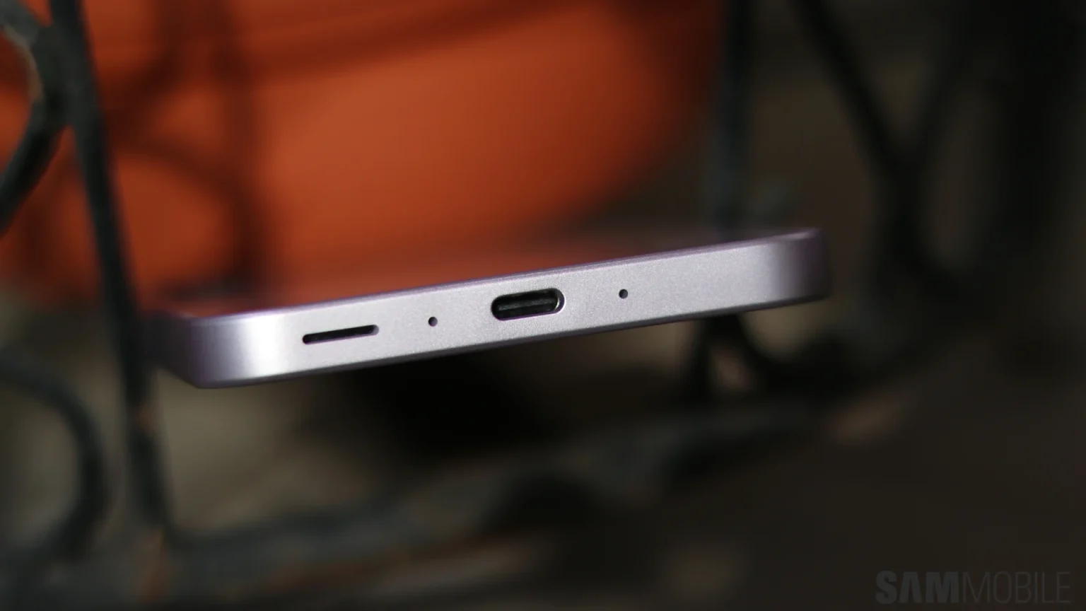 galaxy a35 design usb port