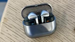 samsung galaxy buds 3 pro in case 1