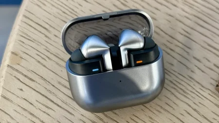 samsung galaxy buds 3 pro in case 1